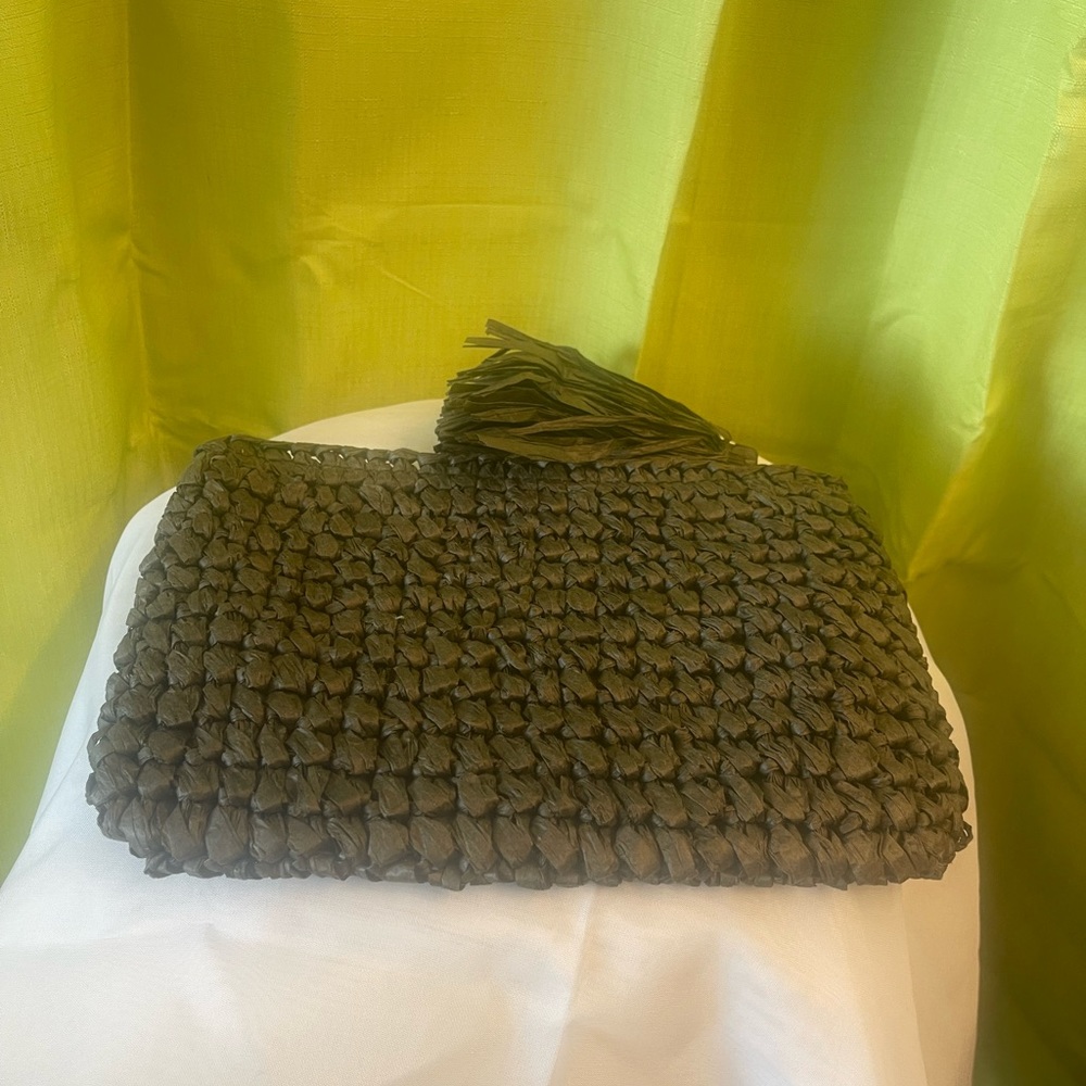 Green straw clutch hand bag